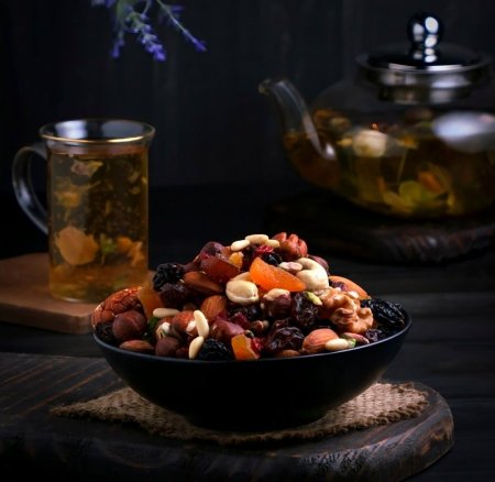 خلطة الطاقة فواكة مجففة بالمكسرات الصحية